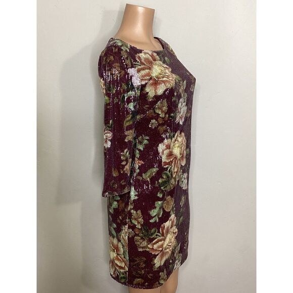 New. Vince Camuto burgundy sequin floral dress. Retails $148. Size 6 - Picture 5 of 12